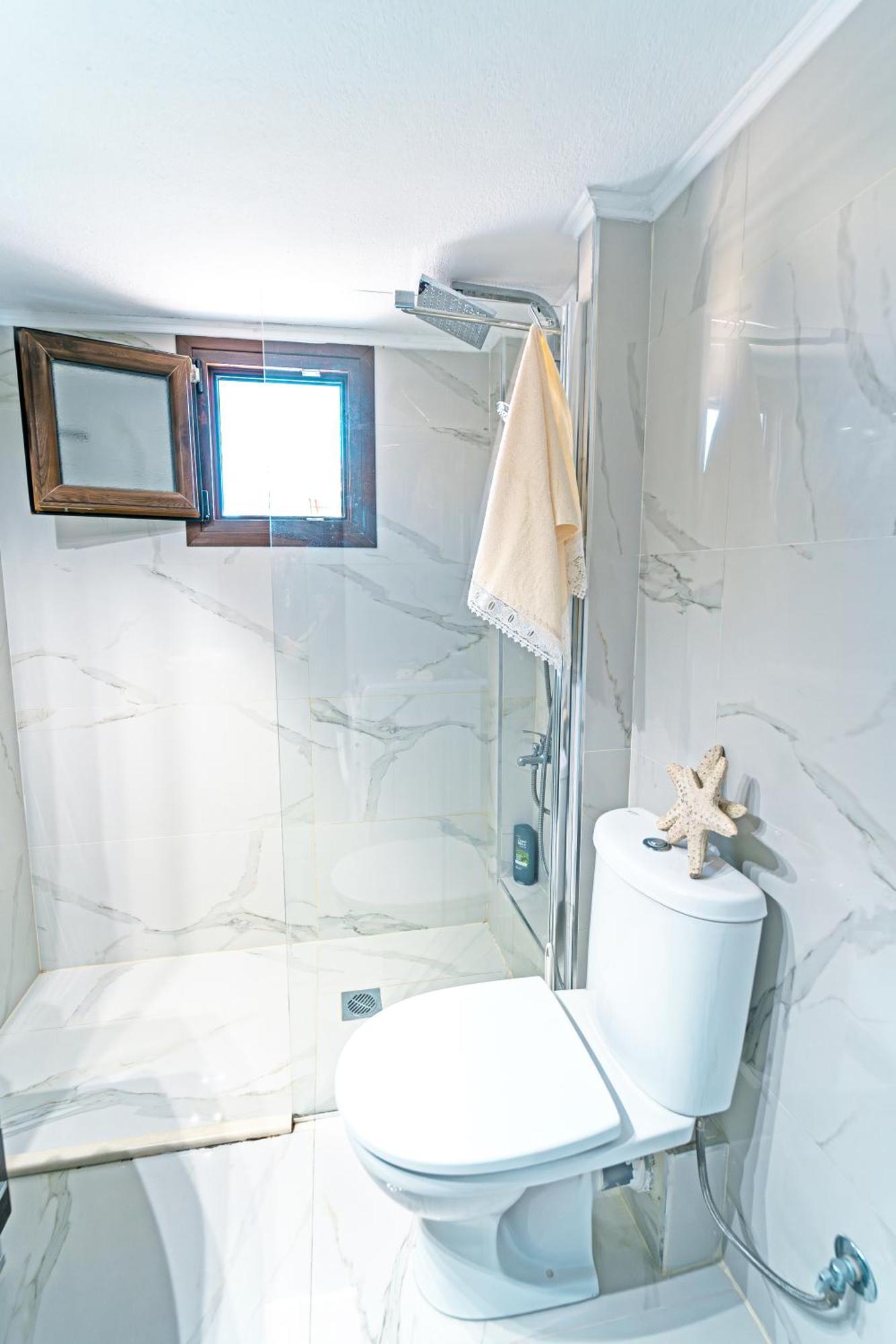 Luxury And Sunny Apartment 250 Mts From The Beach!! Peraía Kültér fotó