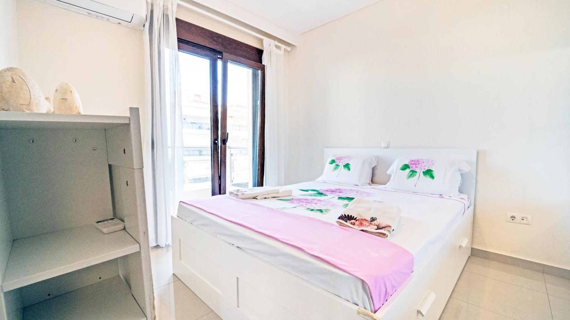 Luxury And Sunny Apartment 250 Mts From The Beach!! Peraía Kültér fotó
