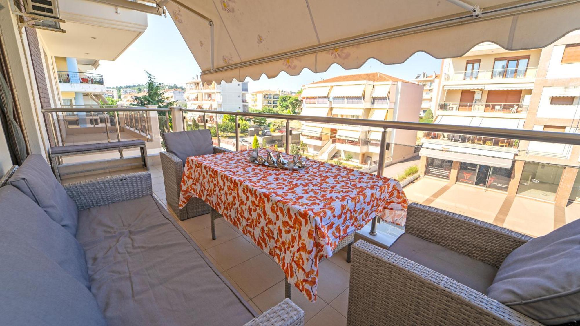 Luxury And Sunny Apartment 250 Mts From The Beach!! Peraía Kültér fotó