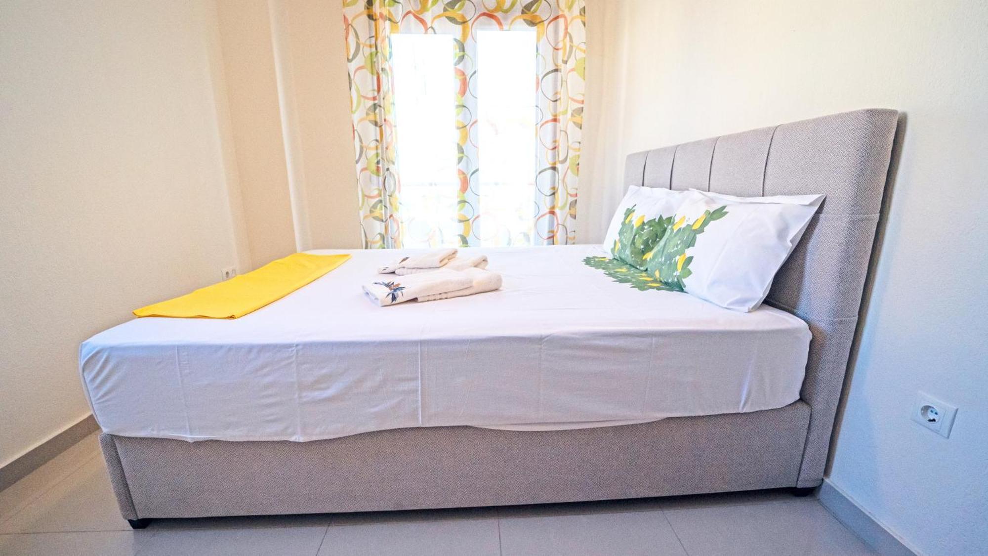 Luxury And Sunny Apartment 250 Mts From The Beach!! Peraía Kültér fotó
