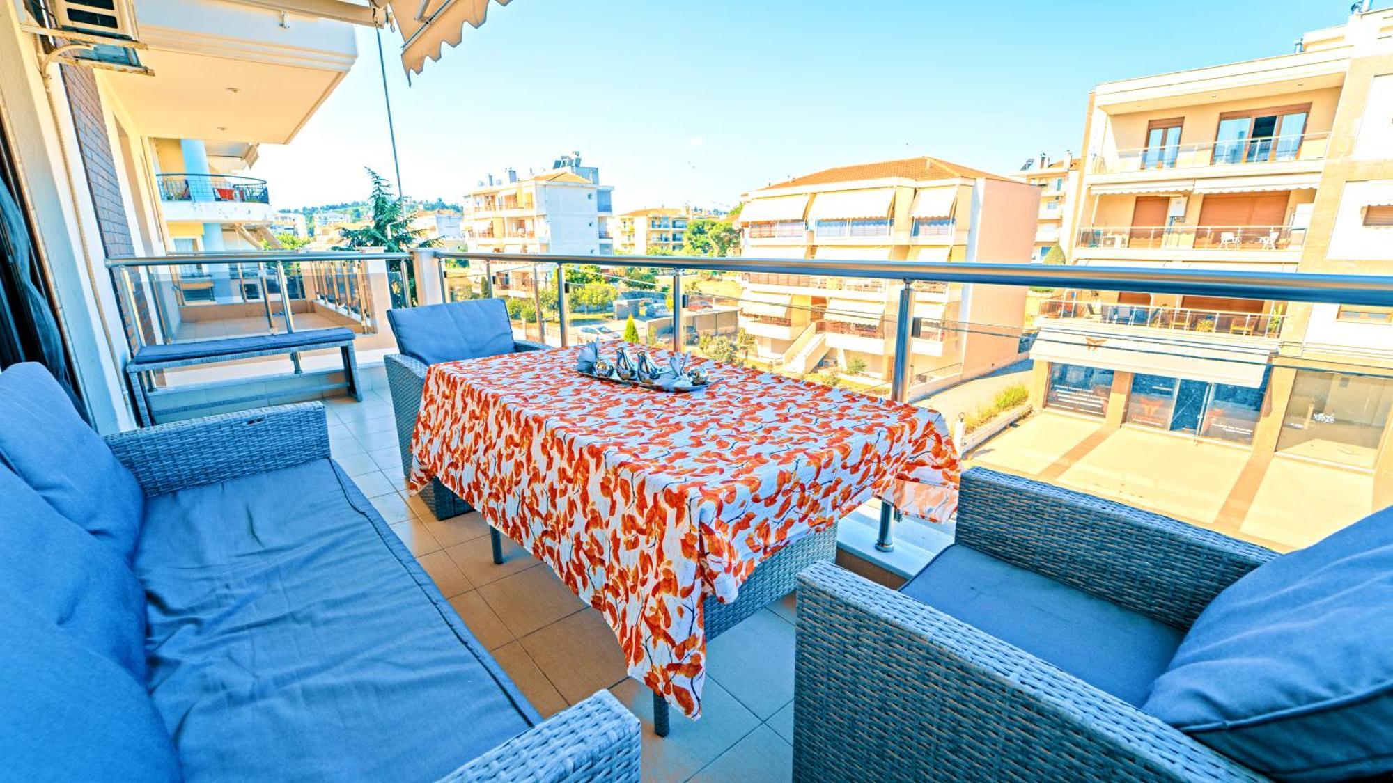 Luxury And Sunny Apartment 250 Mts From The Beach!! Peraía Kültér fotó